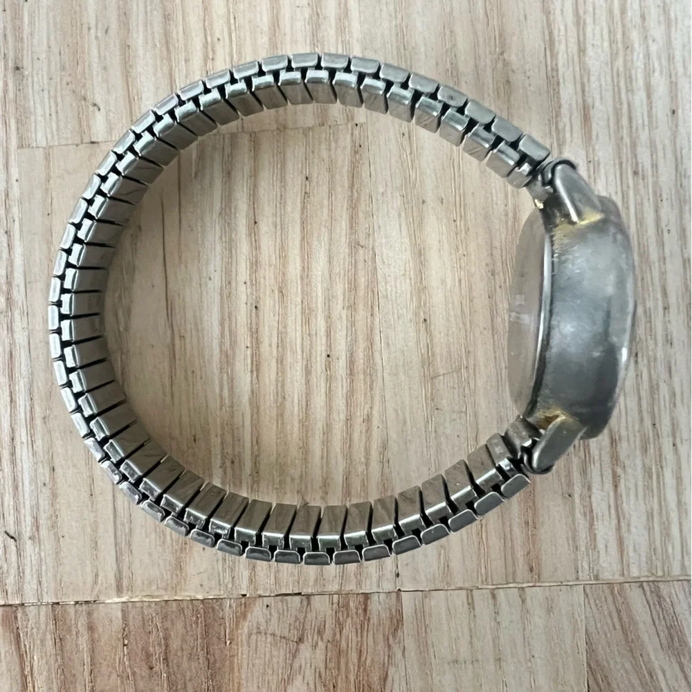 Vintage rumors ladies silver tone bracelet watch NEW BATTERY